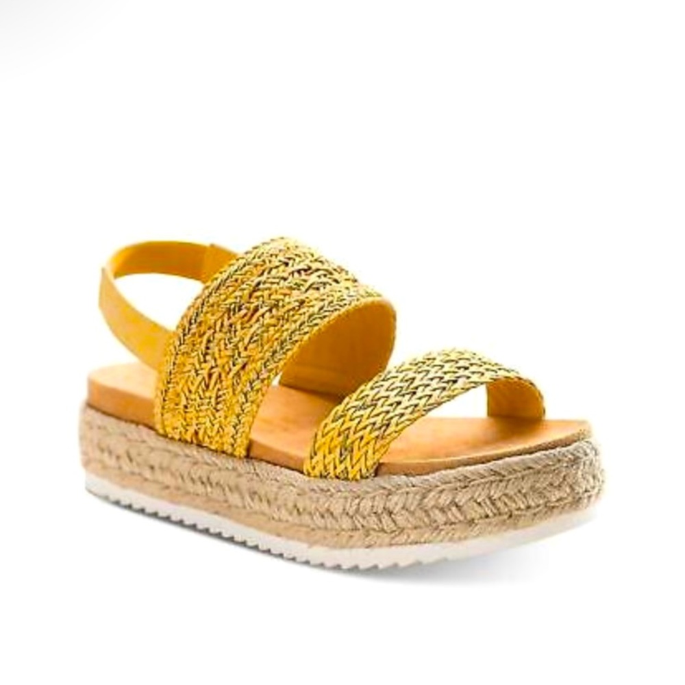 Super comfy yellow and brown sandals!